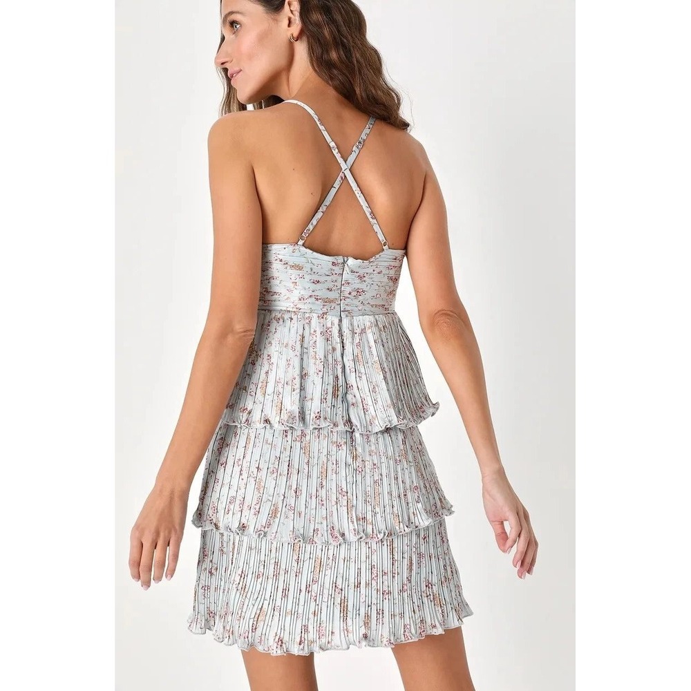 Lulus Light Blue Floral Plisse Tiered Mini Dress Metallic Shimmer‎ Size L